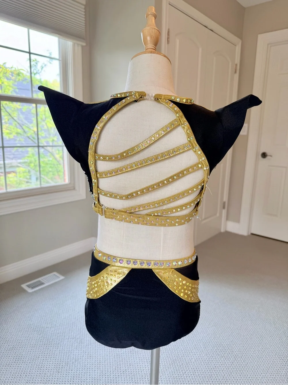 Glamour Black and Gold Sparkly Jazz Costume! Size LC